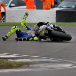 DP BBM Lucu Valentino Rossi Crash Ndlosor Cium Aspal