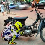 DP BBM Lucu Valentino Rossi Ganti Busi Ngadat