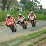 DP BBM Lucu Valentino Rossi Jalan Kampung Ngakak