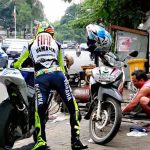 DP BBM Lucu Valentino Rossi Tambal Ban