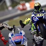 DP BBM Lucu Valentino Rossi Tendang Lorenzo